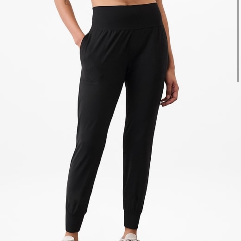 Athleta Women's Black Salutation Joggers